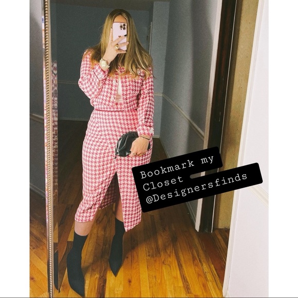 ❤️🔥BOOKMARK MY CLOSET BY LIKING THIS POST❤️🔥 - Picture 2 of 3